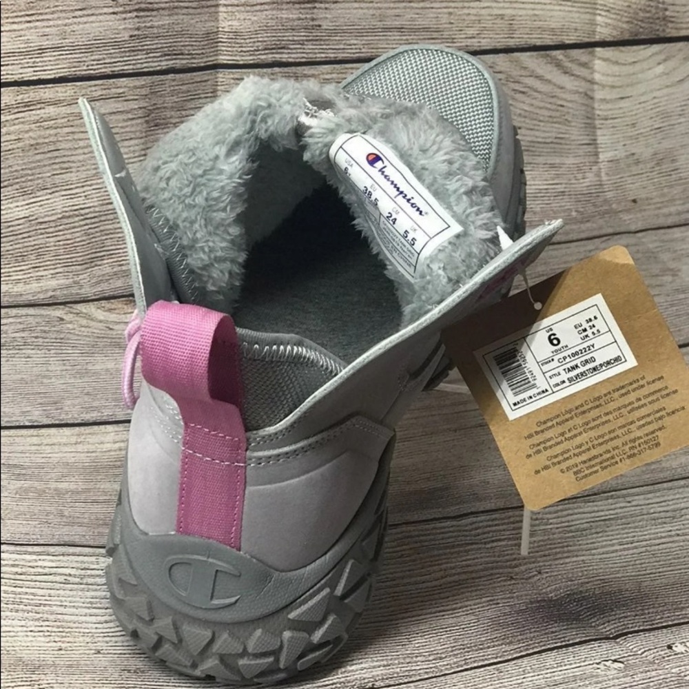 Gary Size 6Y/7.5W tank grid champion hiking boots